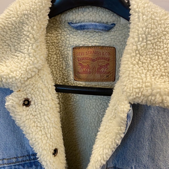 Levi’s Sherpa lined denim jacket - Picture 2 of 2